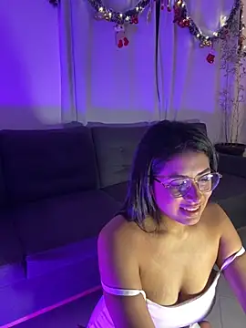 Snapshot of tina_olsen07 chatting on December 30, 12:43 am tina olsen07 online show from December 30, 12:43 am