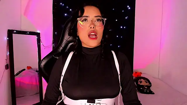 willow poisson online show from January 13, 8:26 pm