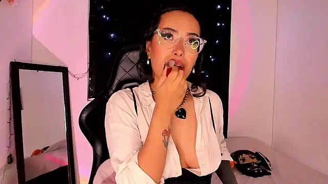 willow poisson online show from January 27, 11:22 pm