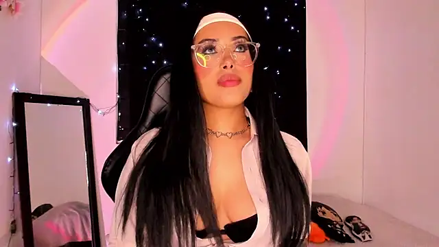 willow poisson online show from February 1, 8:58 pm