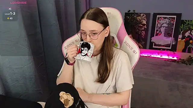 Sweet frosti online show from April 19, 3:17 am