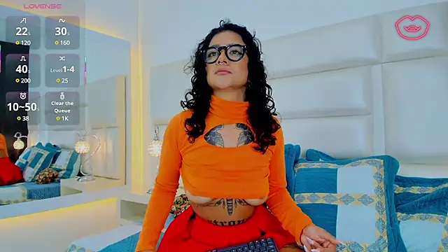 Snapshot of AliceBanks chatting on March 21, 11:55 am AliceBanks online show from March 21, 11:55 am