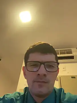 Snapshot of Juliano2289 chatting on April 24, 12:29 pm Juliano2289 online show from April 24, 12:29 pm