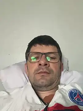 Snapshot of Juliano2289 chatting on May 15, 7:54 pm Juliano2289 online show from May 15, 7:54 pm
