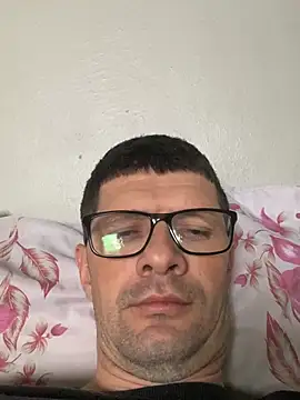 Snapshot of Juliano2289 chatting on May 29, 5:00 pm Juliano2289 online show from May 29, 5:00 pm