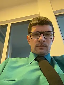 Snapshot of Juliano2289 chatting on May 30, 7:11 pm Juliano2289 online show from May 30, 7:11 pm