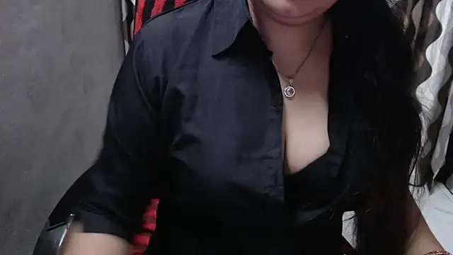 Snapshot of Kaur_Jannat chatting on December 17, 9:16 pm Kaur Jannat online show from December 17, 9:16 pm