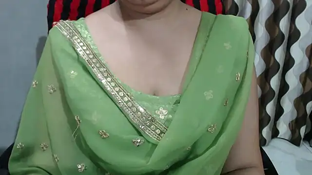 Snapshot of Kaur_Jannat chatting on January 31, 6:03 pm Kaur Jannat online show from January 31, 6:03 pm