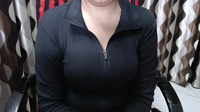 Snapshot of Kaur_Jannat chatting on February 2, 6:42 pm Kaur Jannat online show from February 2, 6:42 pm