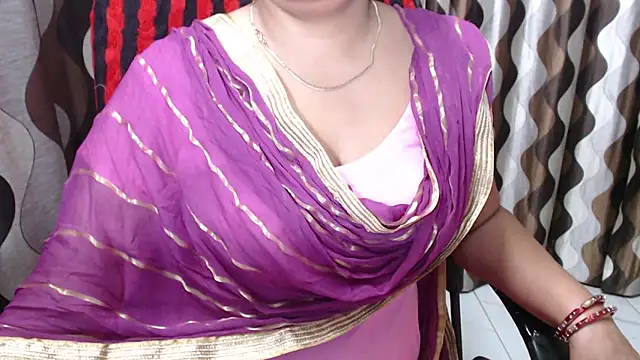 Snapshot of Kaur_Jannat chatting on February 3, 6:49 pm Kaur Jannat online show from February 3, 6:49 pm