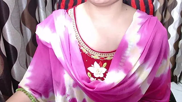 Snapshot of Kaur_Jannat chatting on February 5, 9:29 pm Kaur Jannat online show from February 5, 9:29 pm