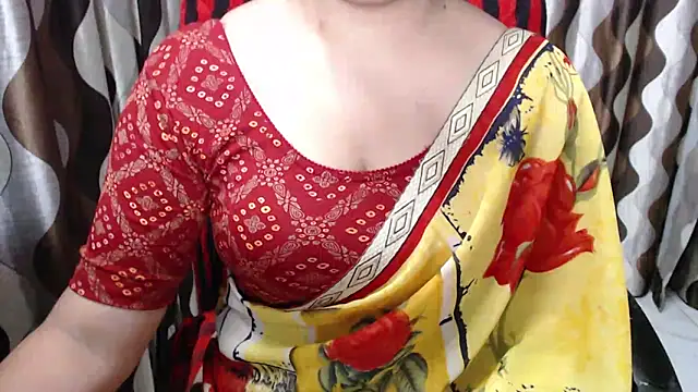 Snapshot of Kaur_Jannat chatting on February 24, 6:15 pm Kaur Jannat online show from February 24, 6:15 pm