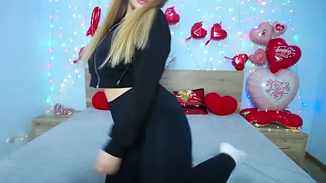 Snapshot of StacyYellig chatting on February 7, 11:13 pm StacyYellig online show from February 7, 11:13 pm