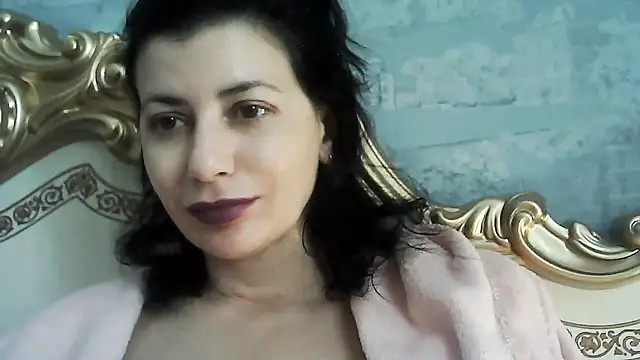 Snapshot of StunnigArt chatting on February 16, 9:15 am StunnigArt online show from February 16, 9:15 am