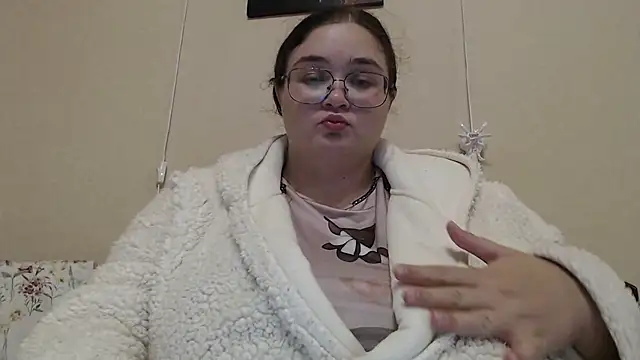  mika in passion online show from September 28, 7:30 pm