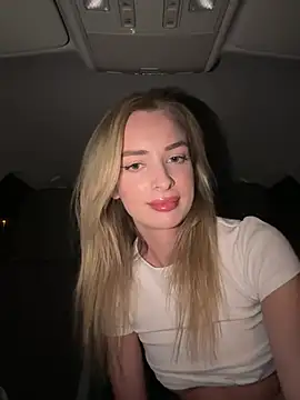 Snapshot of EvieEvans chatting on January 23, 9:18 pm EvieEvans online show from January 23, 9:18 pm