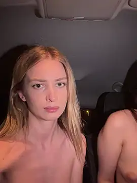 Snapshot of EvieEvans chatting on March 21, 1:02 am EvieEvans online show from March 21, 1:02 am