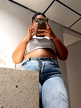 stefanie010 online show from February 12, 4:44 pm