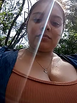 Snapshot of stefanie010 chatting on December 14, 5:07 pm stefanie010 online show from December 14, 5:07 pm