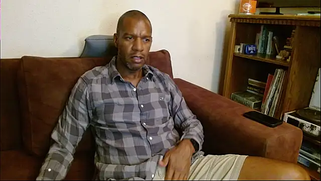 Snapshot of elmorenazost chatting on November 16, 3:56 am elmorenazost online show from November 16, 3:56 am