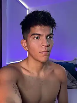 santiago 01 online show from December 10, 9:11 pm