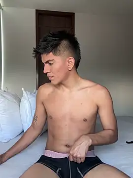 santiago 01 online show from December 29, 9:30 pm