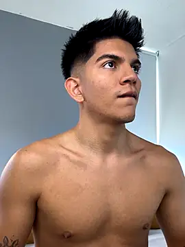 santiago 01 online show from November 27, 8:00 pm