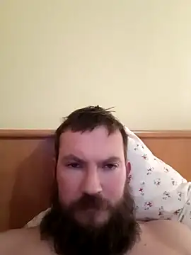 Snapshot of Klinsch chatting on November 26, 9:05 pm Klinsch online show from November 26, 9:05 pm