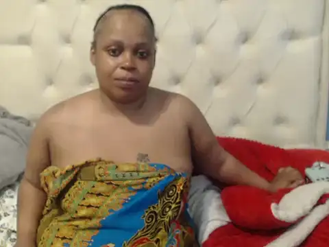 Snapshot of THESHORTQUEEN chatting on November 17, 7:52 pm THESHORTQUEEN online show from November 17, 7:52 pm