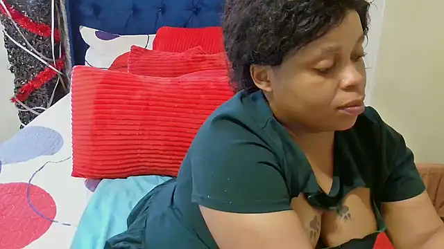 THESHORTQUEEN online show from January 8, 10:17 am