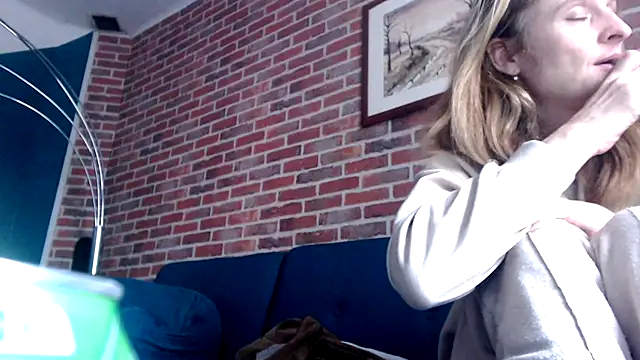 Snapshot of Katerina177 chatting on March 22, 3:42 pm Katerina177 online show from March 22, 3:42 pm