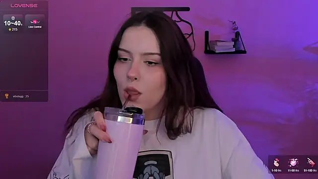 CoralineKeyns online show from February 21, 8:51 am