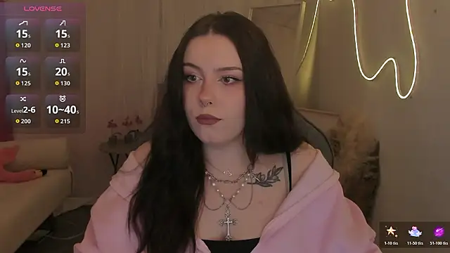 CoralineKeyns online show from March 17, 5:11 am