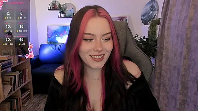 CoralineKeyns online show from April 9, 5:29 am