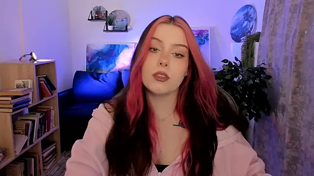 CoralineKeyns online show from April 15, 5:14 am