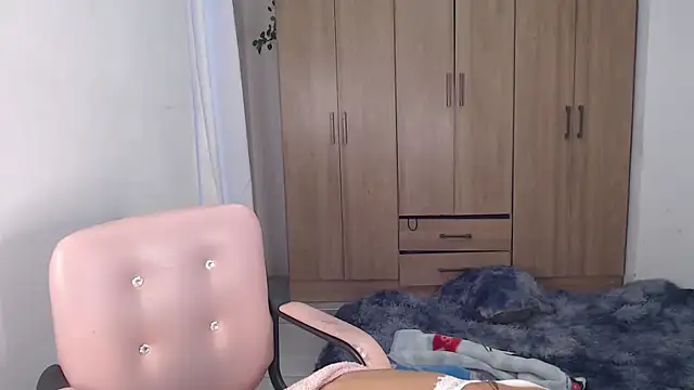 fairylatin222 online show from February 25, 11:19 am