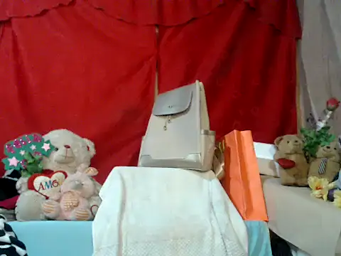 hottieperla online show from October 25, 7:30 pm