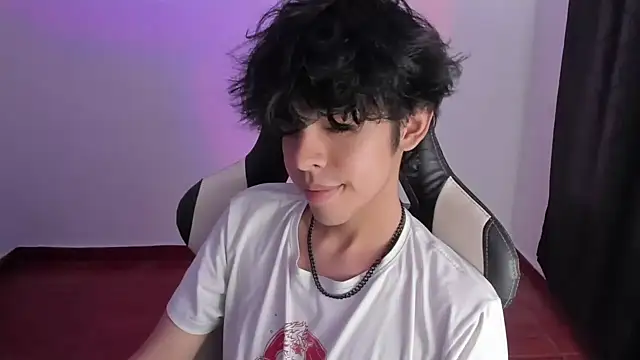 Snapshot of Alan26_ chatting on January 18, 2:03 am Alan26 online show from January 18, 2:03 am