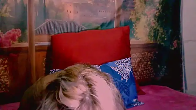 RoyalIndianCreamPuff online show from October 11, 7:23 pm