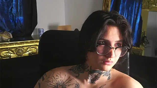 Snapshot of dantecoppolaa_ chatting on January 7, 3:54 pm dantecoppolaa online show from January 7, 3:54 pm