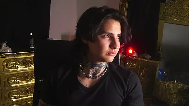 Snapshot of dantecoppolaa_ chatting on January 19, 1:21 am dantecoppolaa online show from January 19, 1:21 am