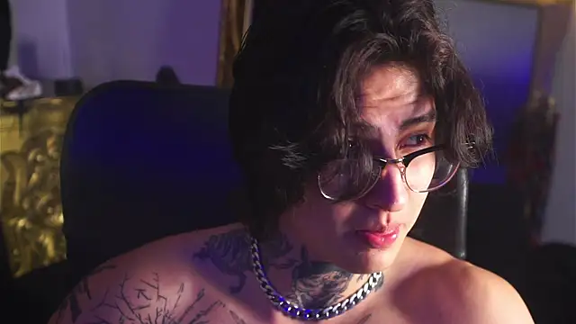 dantecoppolaa  online show from February 18, 3:10 am