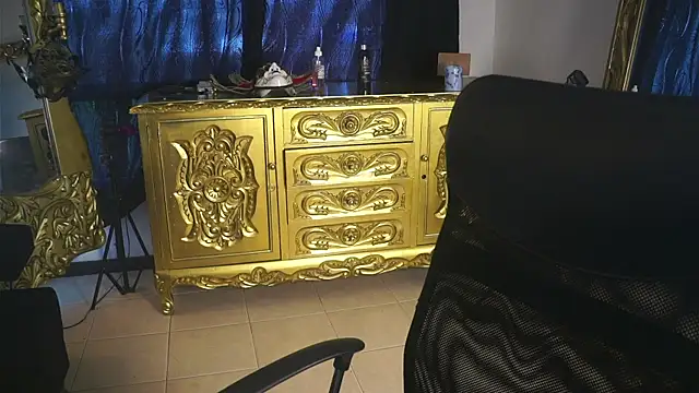 Snapshot of dantecoppolaa_ chatting on February 22, 5:46 pm dantecoppolaa online show from February 22, 5:46 pm