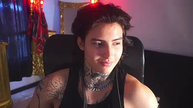 Snapshot of dantecoppolaa_ chatting on March 2, 6:40 pm dantecoppolaa online show from March 2, 6:40 pm