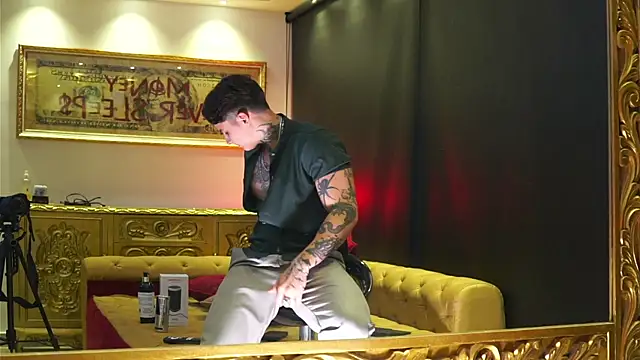 dantecoppolaa  online show from April 16, 11:29 pm