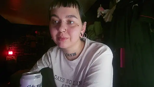 Snapshot of MoorderxDoll chatting on January 7, 12:34 am MoorderxDoll online show from January 7, 12:34 am