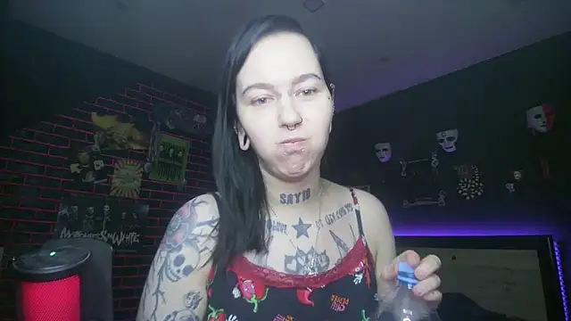 MoorderxDoll online show from March 3, 7:20 pm