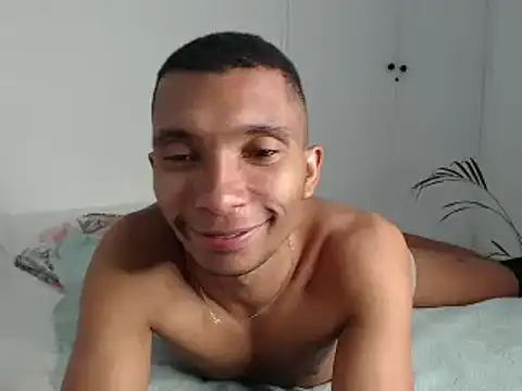 Snapshot of Aaronblack1_ chatting on February 16, 2:09 am Aaronblack1 online show from February 16, 2:09 am