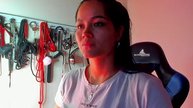 scarlet-kennedy98 online show from April 20, 8:32 pm