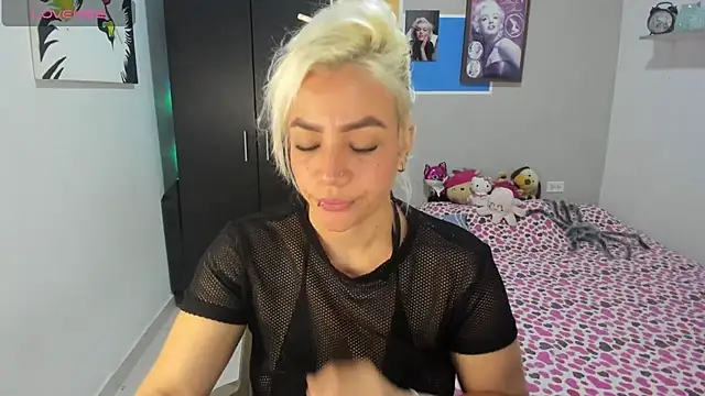 Snapshot of LuCKy_JoK chatting on October 28, 11:14 am LuCKy JoK online show from October 28, 11:14 am